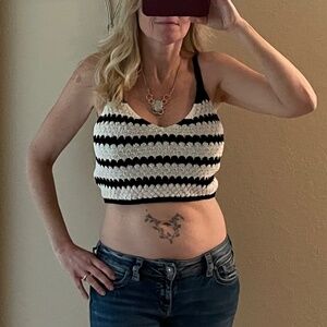 Amisu Women’s Crochet Knit Crop Top Black White Striped Scalloped Boho Festival